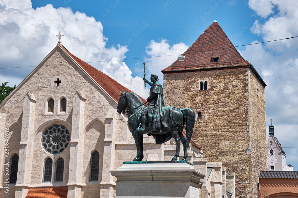 Reiterstandbild von König Ludwig I. auf dem Domplatz