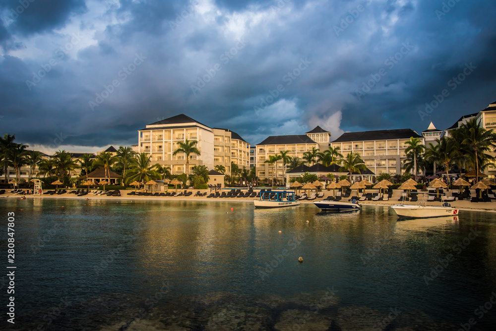 Obraz premium Sunset at Montego Bay Beach Jamaica 