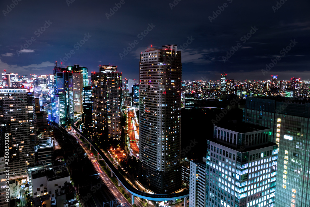 Naklejka premium 不動産 都会 経済 夜景