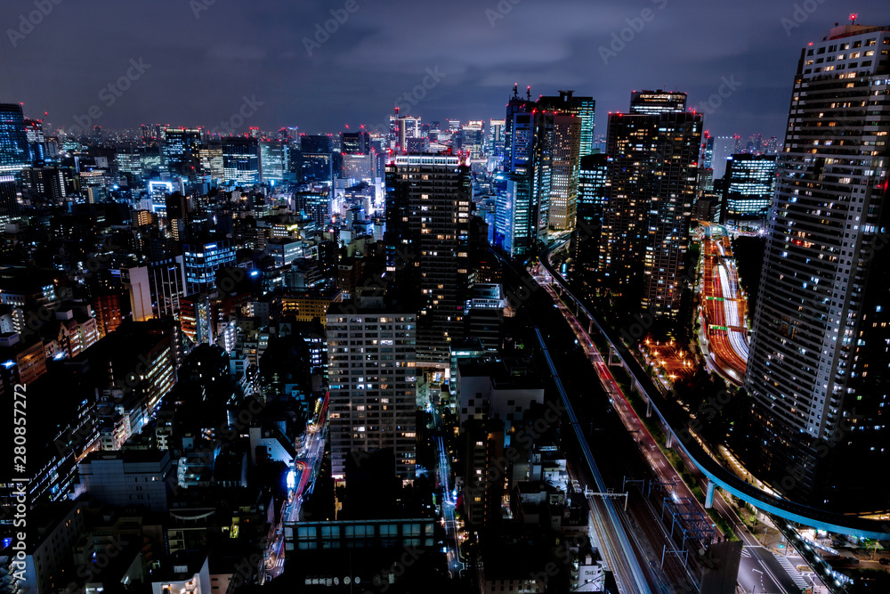 Naklejka premium 不動産 都会 経済 夜景
