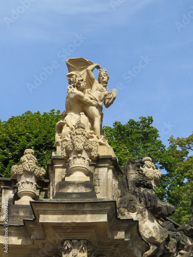 statue of lion dresden