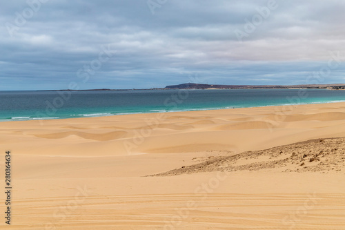 Fototapeta Naklejka Na Ścianę i Meble -  varandinha and morro areia beach in boa vista cabo verde