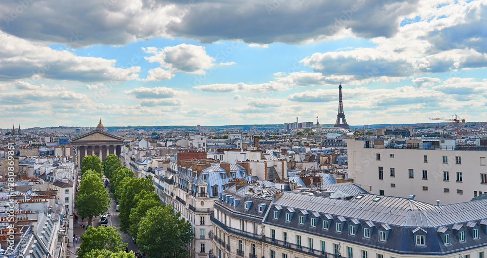 Panoramic picture of Paris / Taken from the Rooftop Balkony of the shopping centre 
