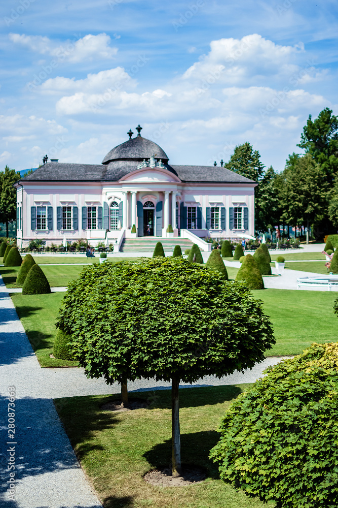 Obraz premium house in park