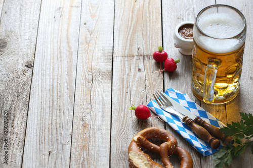 Oktoberfest Hintergrund mit Bier