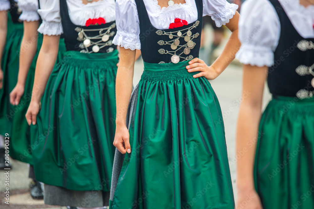 Tracht - Allgäu - Dirndel - Umzug