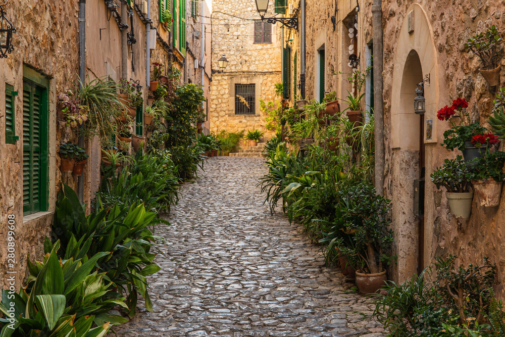 Fototapeta medieval street in Valdemossa, Spain