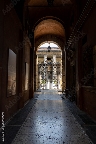 Verona  durchgang  Zaun  Antik  Alt  Dunkel  Hintergrund  Italien