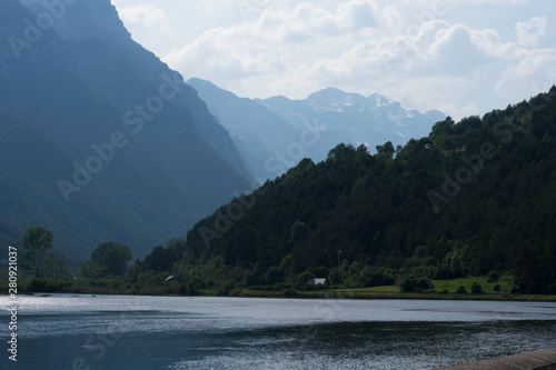 Embalse y valle de Pineta. Pirineo