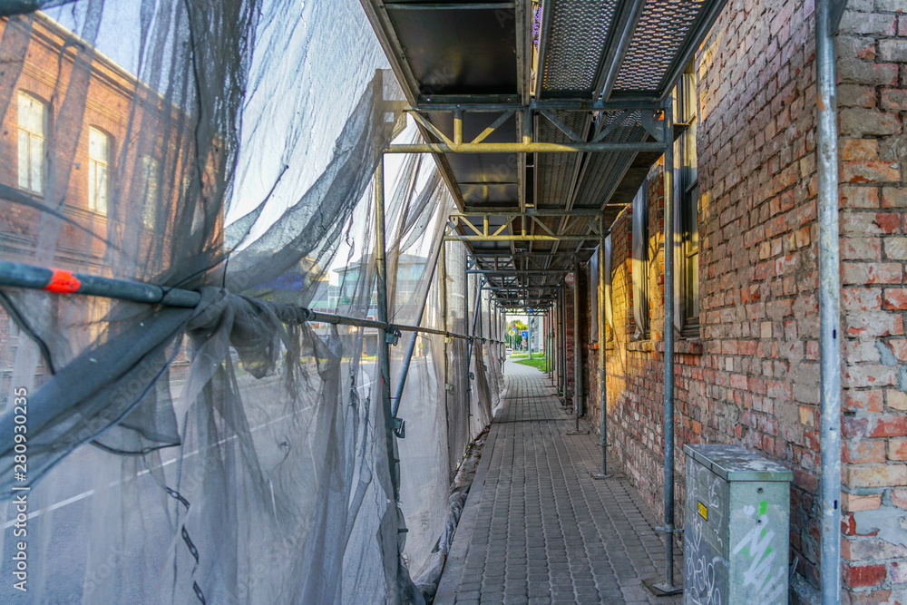 The net cover for pedestrian protection during building construction The net cover for pedestrian protection during building construction