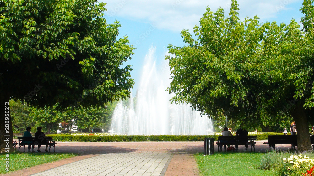 Fotografie Beautiful fountain with park in wellness spa medical center Banja Koviljaca, Ser