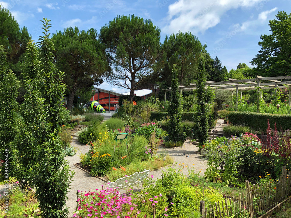 Garden for Everyone or Garten für Alle (Flower Island Mainau on the