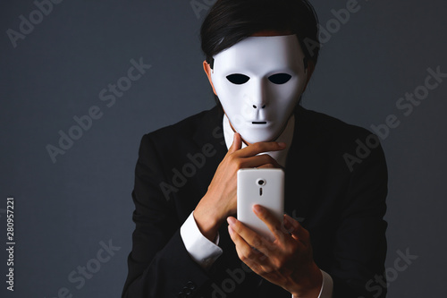 白い仮面をつけたビジネスマン Stock Photo Adobe Stock 白い仮面をつけたビジネスマン Stock Photo Adobe Stock