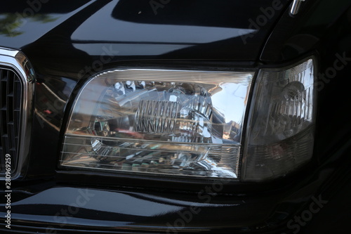 Car's headlamp design