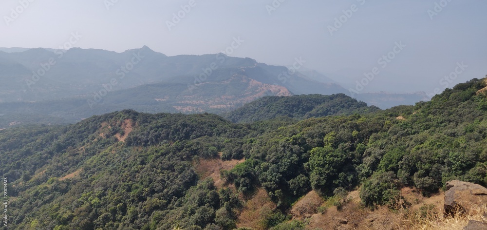 Naklejka premium panoramic view of mountains