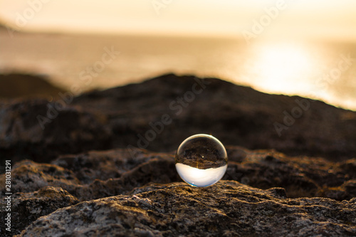 ATARDECER EN EL MUNDO DE CRISTAL