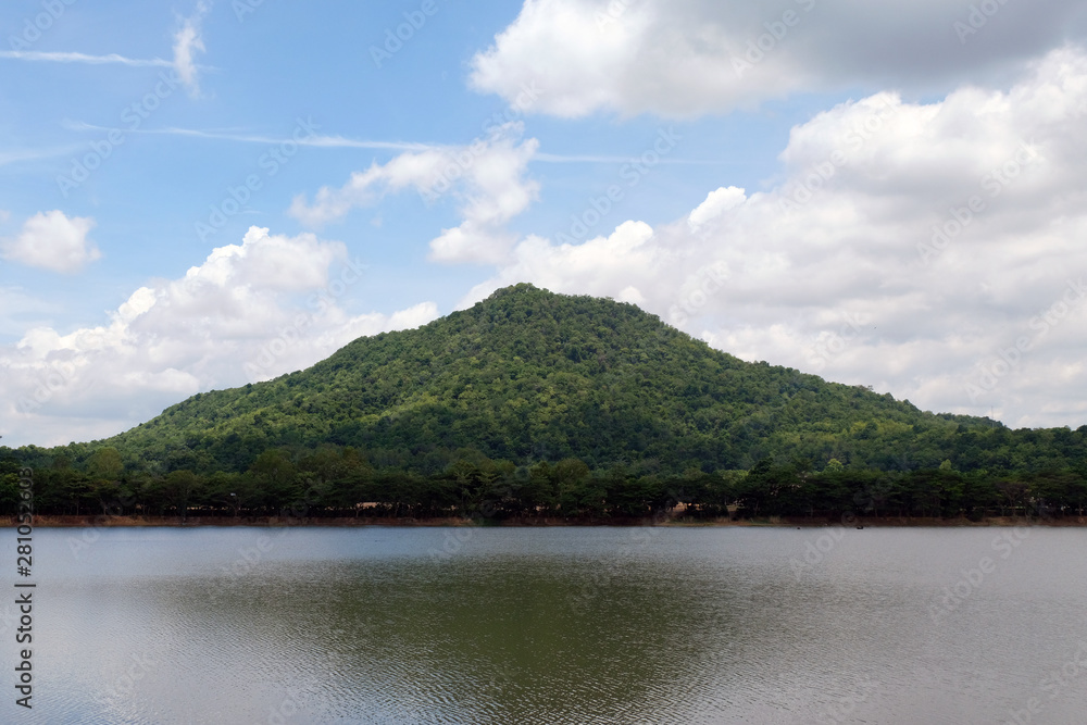 Fototapeta premium mountain and river at Thailand