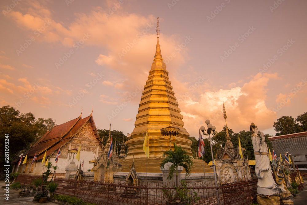 Fototapeta premium THAILAND PHRAE WAT PHRA THAT CHOM CHAENG