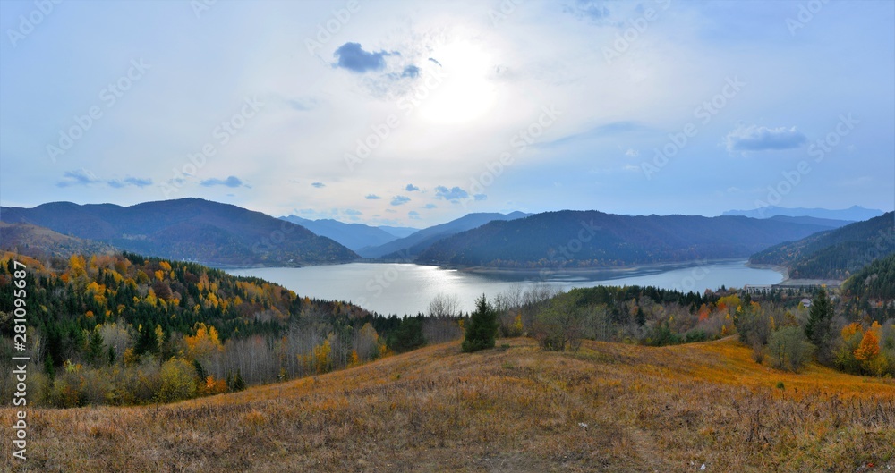 Fototapeta premium Lake Bicaz Izvorul Muntelui in autumn