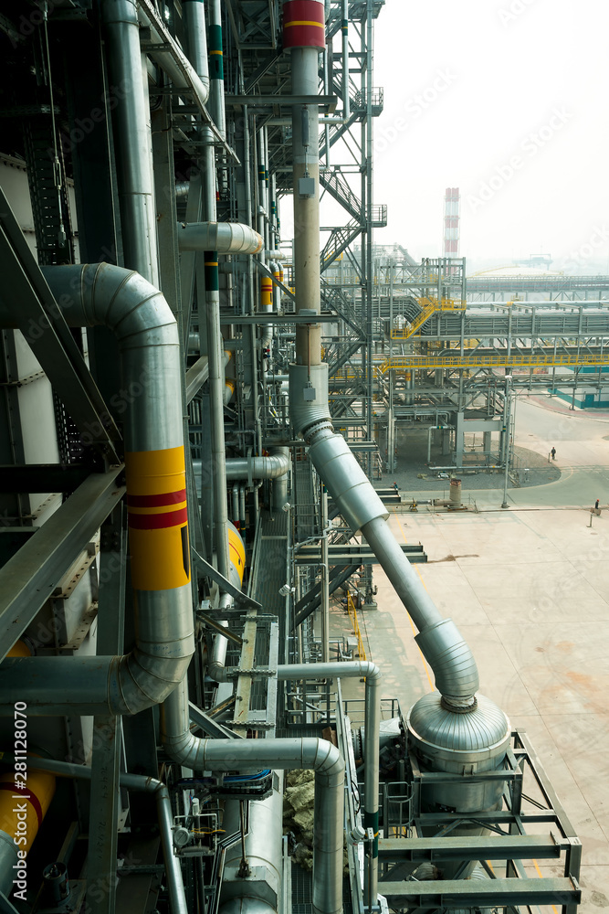 Plant on processing of hydrocarbonic raw materials Plant on processing of hydrocarbonic raw materials