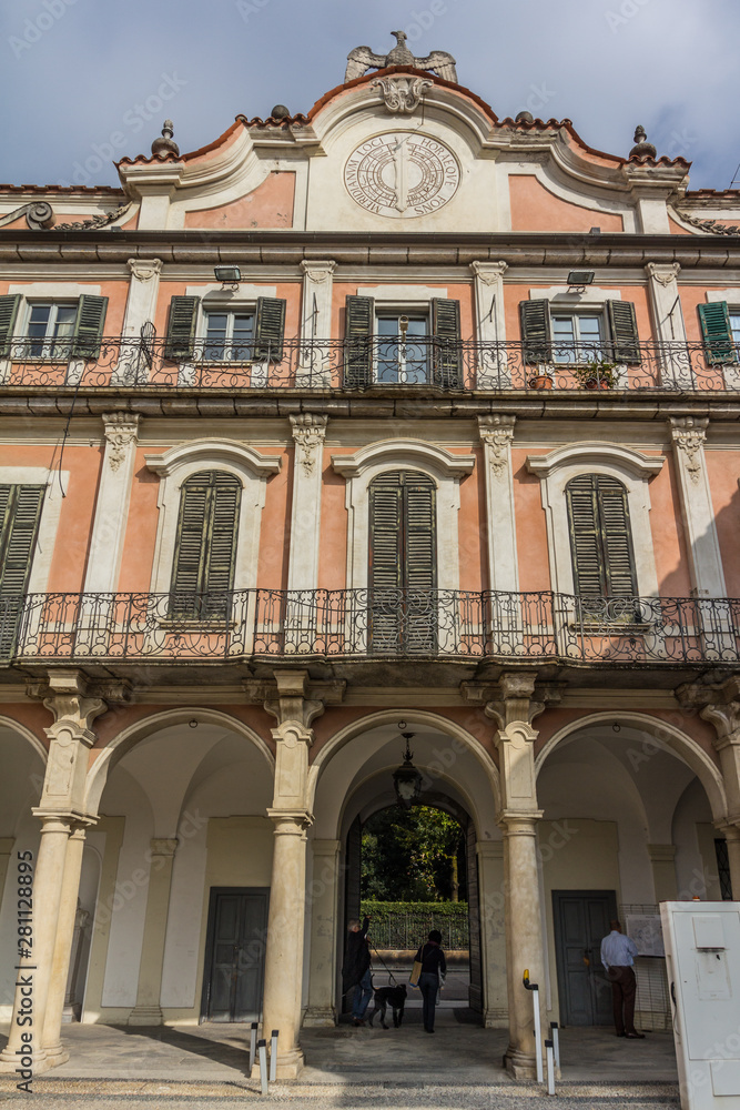 Fototapeta premium Varese, lombardy, Este garden's