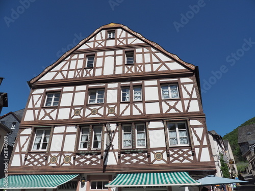 Bernkastel Kues - beliebtes Urlaubsziele an der Mosel photo