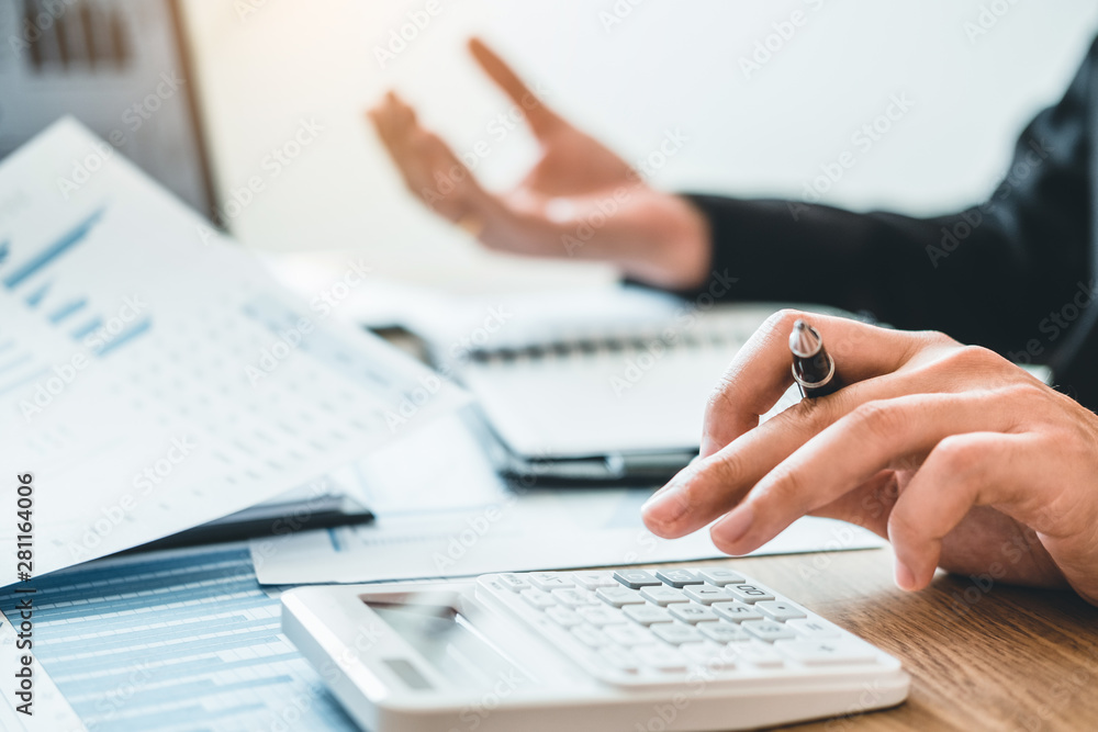 Business team Consulting meeting working and brainstorming new business project finance investment concept.