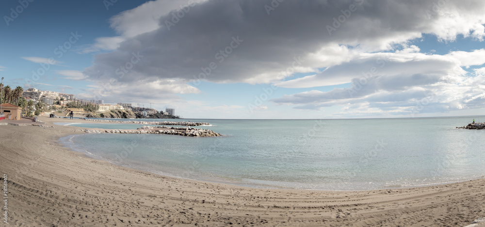 Fototapeta premium benalmadena landscape shot of the beach
