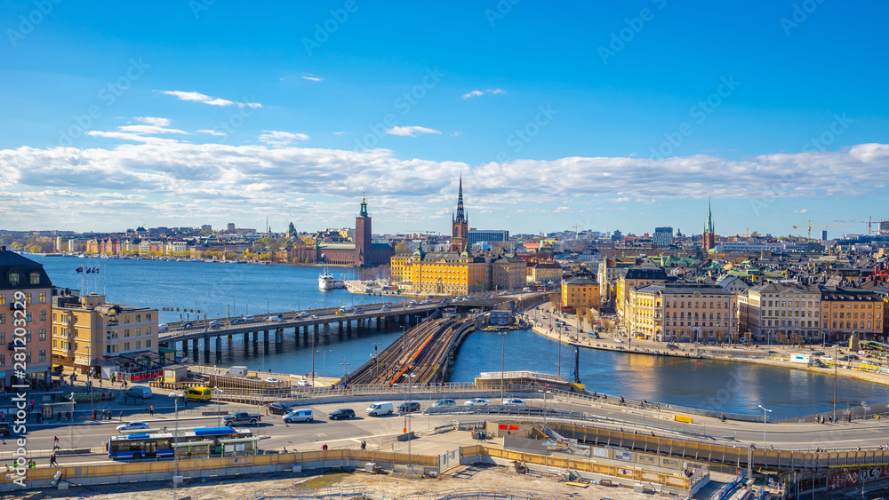 Fototapeta premium Panoramę miasta Sztokholm z widokiem Gamla Stan w Sztokholmie, Szwecja