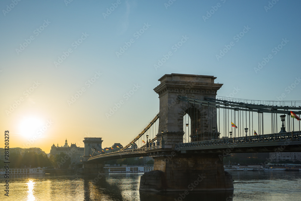 Obraz premium Budapest cityscape with Chain Bridge and Danube River in Hungary