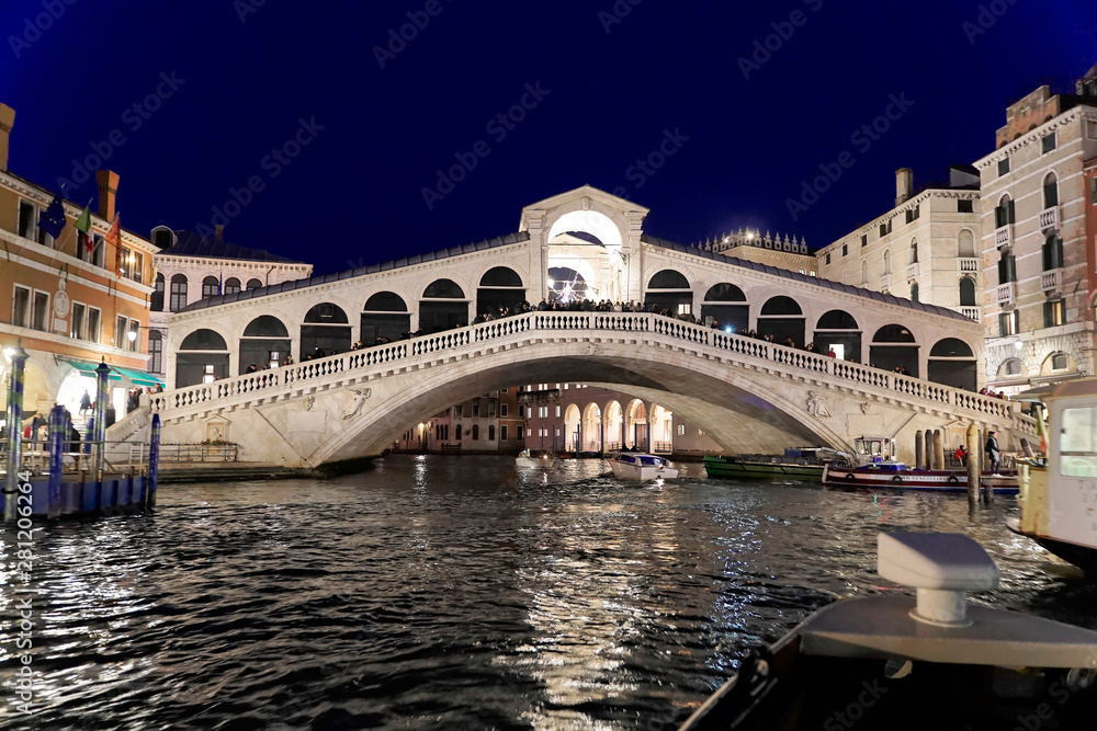 Canal Grande bei der Rialto Brücke, Venedig, Italien, Europa