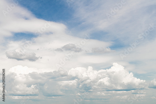 Fototapeta Naklejka Na Ścianę i Meble -  Cloudy sky with spindrift clouds