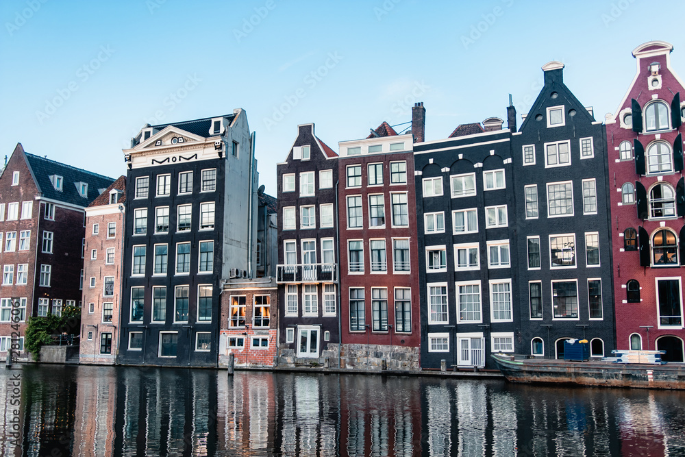 old houses in amsterdam