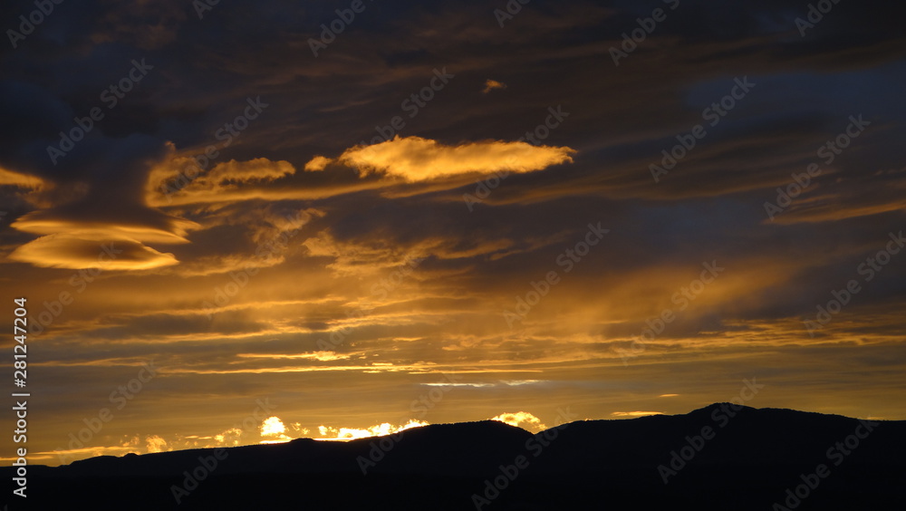 Fototapeta premium amanecer en leon