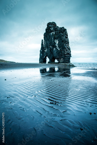 Obraz na płótnie Beautiful dramatic landscape with extraordinary rock formation Hvitserkur on Vatnsnes peninsula in North-West Iceland. Exotic countries. Amazing places. w salonie