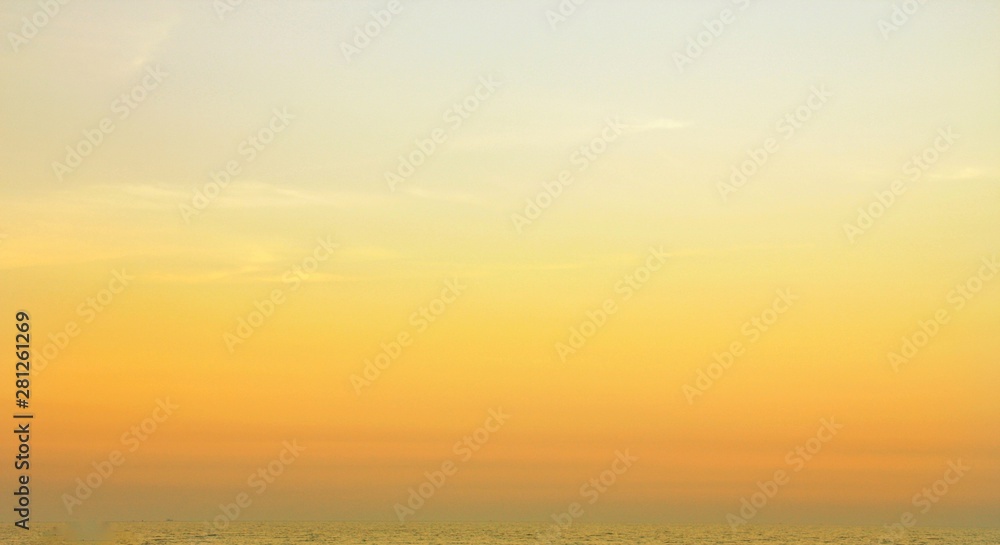 Fototapeta premium sunset over the sea