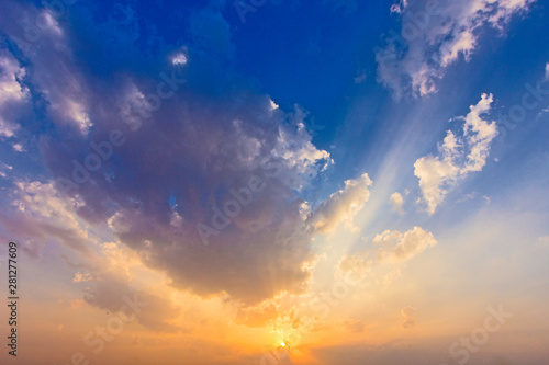 Fototapeta Naklejka Na Ścianę i Meble -  spectacular golden sunset with clouds