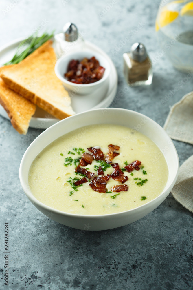 Potato asparagus soup with bacon Potato asparagus soup with bacon
