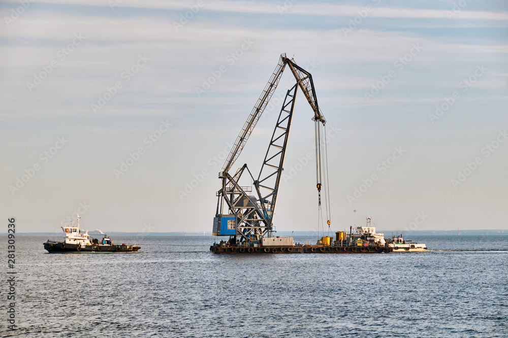 towed floating crane