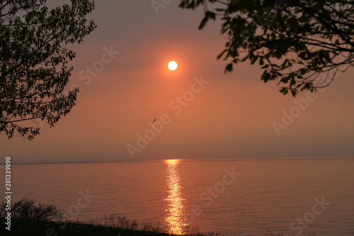 Fototapeta Naklejka Na Ścianę i Meble -  sunset on lake