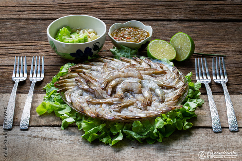 shrimp in fish sauce with vegetables