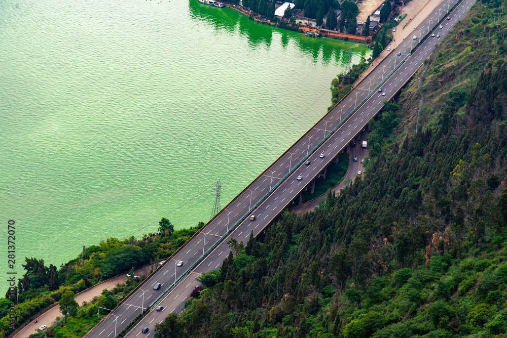 Fototapeta premium Road above Dian Lake in Kunming China