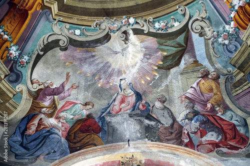 Foto Descent of the Holy Spirit, fresco on the ceiling of the Saint John the Baptist