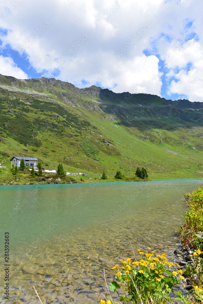 Zeinissee und Zeinisjoch zwischen Vorarlberg und Tirol