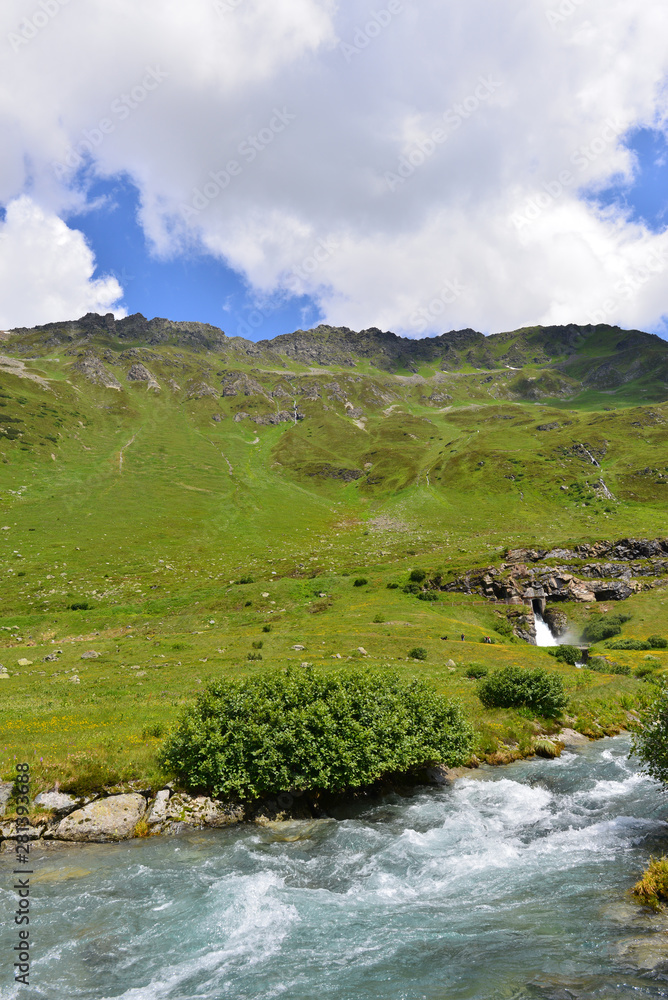 Zeinisbach zwischen Vorarlberg und Tirol Zeinisbach zwischen Vorarlberg und Tirol