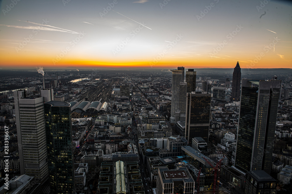 Fototapeta premium Skyline of Frankfurt in the fantastic sunset