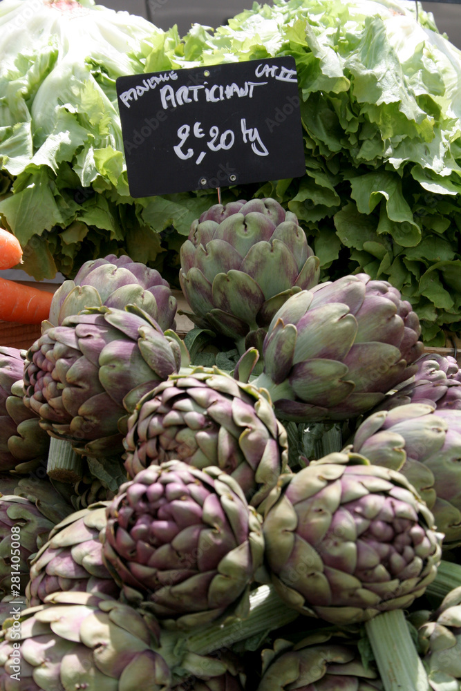 Obraz premium vente d'artichauts