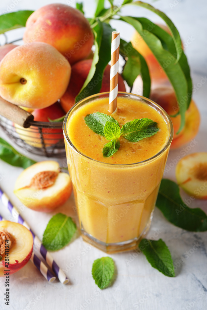 Fresh peach smoothies Fresh peach smoothies