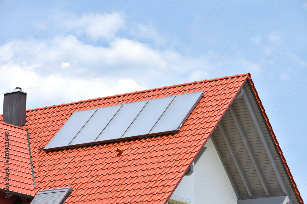 Solarthermieanlage auf Hausdach