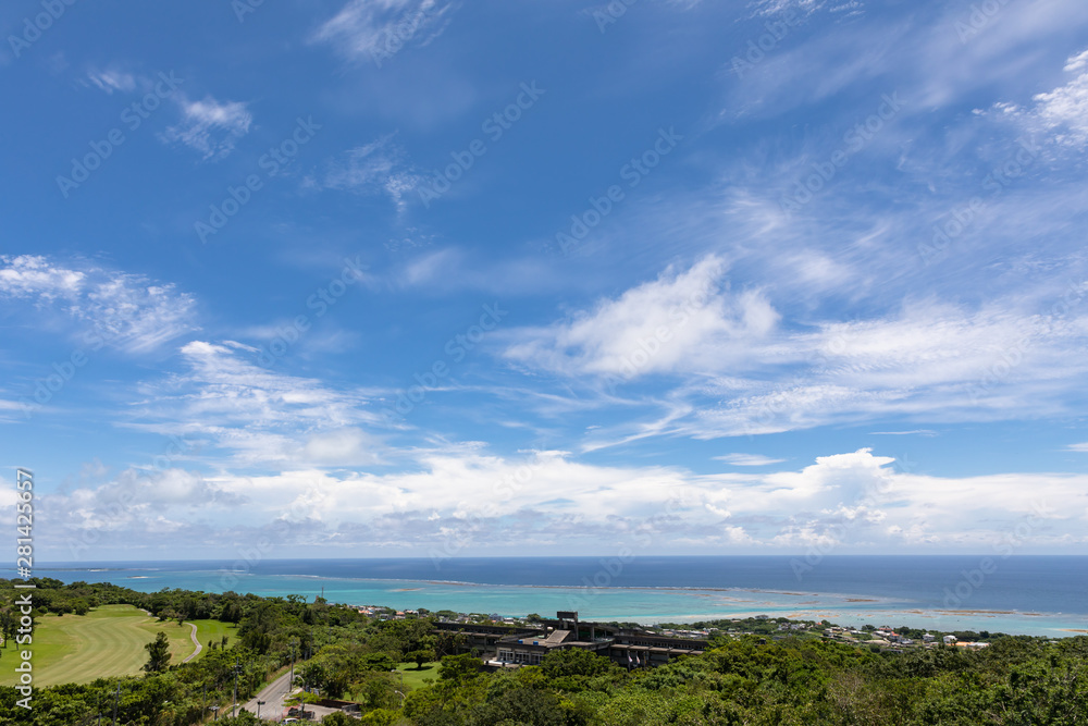 沖縄の高台からの風景
